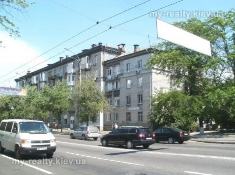 Фото Продаю 3 кімнатну квартиру, 78.3 кв. м, Будівельників вул. 36 Київ, ціна: 90000 EUR, код 135