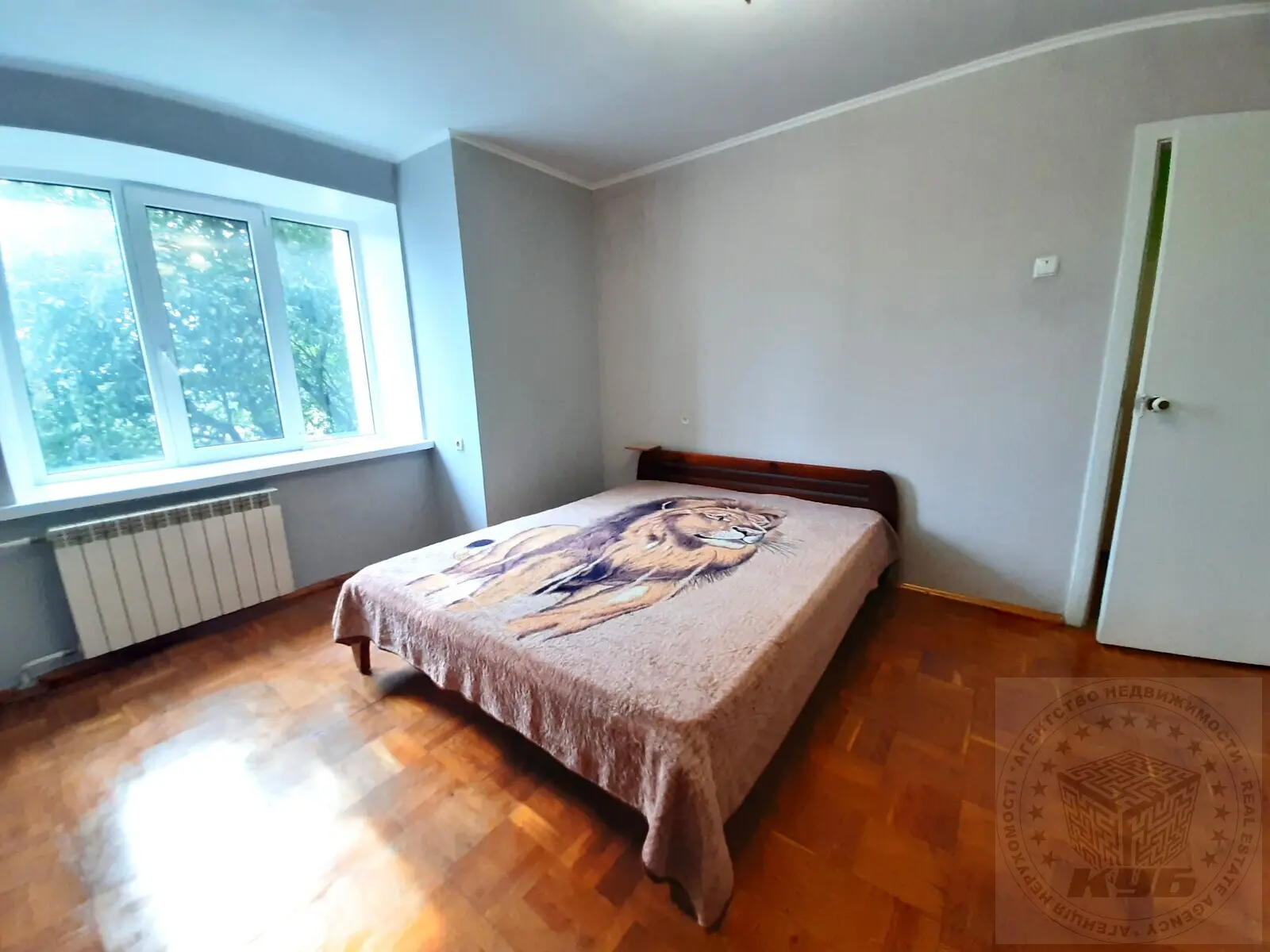 Фото Продаю 2 кімнатну квартиру, 60 кв. м, Симиренка вул. 1г Київ, ціна: 75000 $, код 290