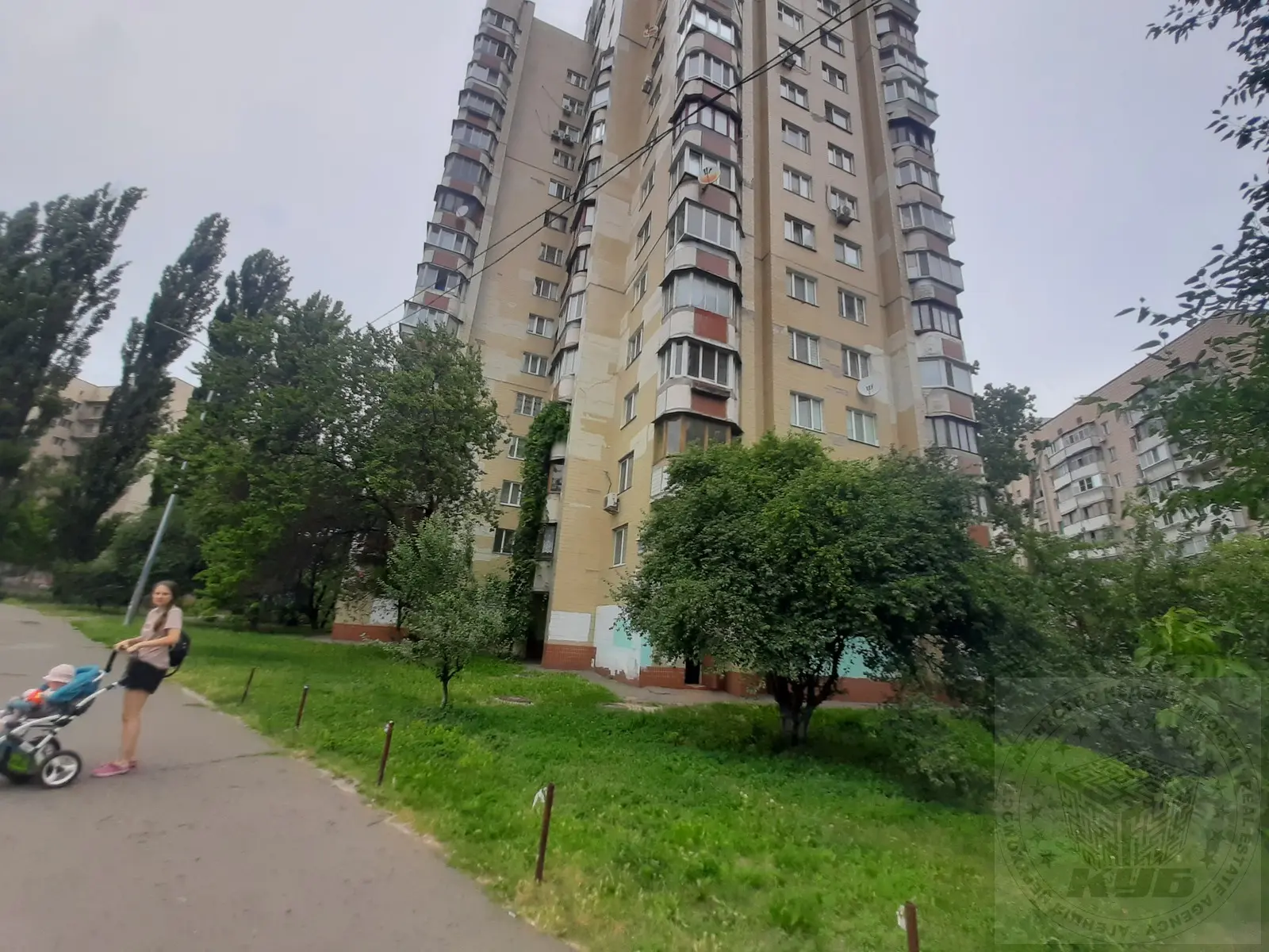 Фото Продаю 2 кімнатну квартиру, 60 кв. м, Симиренка вул. 1г Київ, ціна: 75000 $, код 290