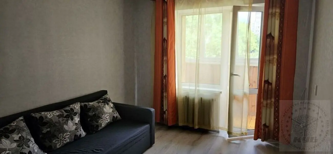 Фото Продаю 1 кімнатну квартиру, 27 кв. м, Симиренка вул. 7б Київ, ціна: 40500 $, код 333