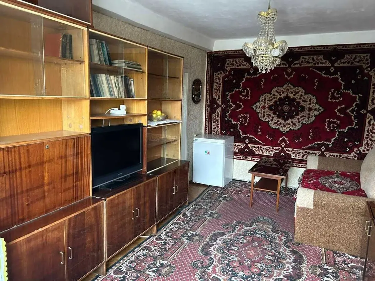 Фото Продаю 1 кімнатну квартиру, 32 кв. м, Салютна вул. 5 Київ, ціна: 33000 $, код 384