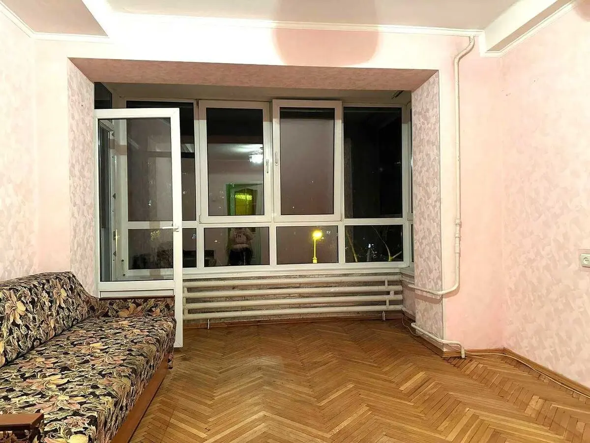 Фото Продаю 2 кімнатну квартиру, 50 кв. м, Авіаконструктора Антонова вул. 15а Київ, ціна: 60000 $, код 421