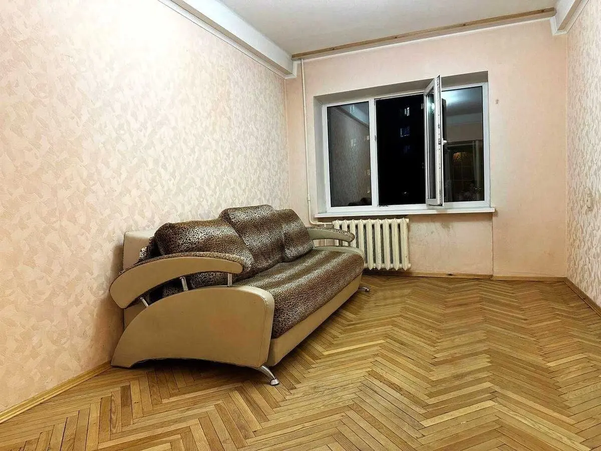 Фото Продаю 2 кімнатну квартиру, 50 кв. м, Авіаконструктора Антонова вул. 15а Київ, ціна: 60000 $, код 421