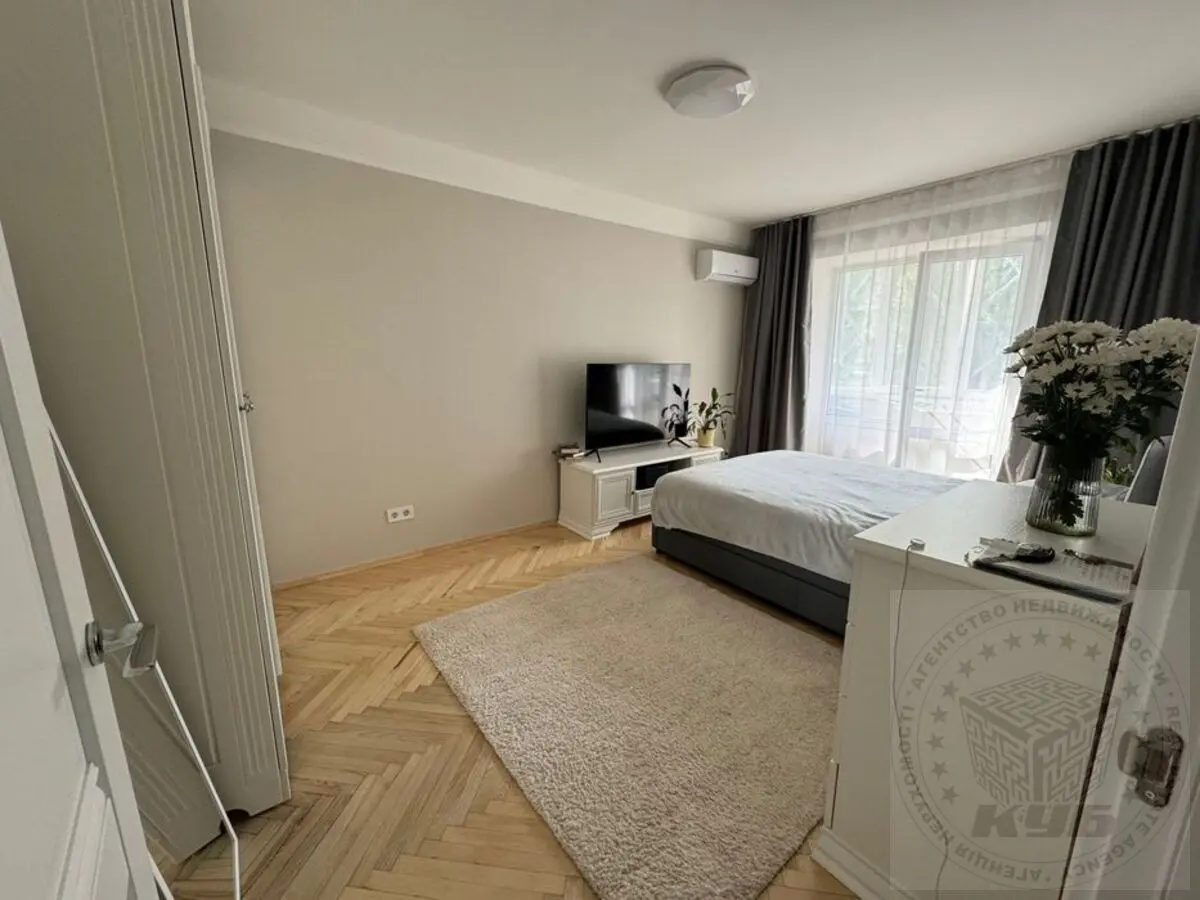 Фото Selling a 1-room apartment, 30.38 sq.m., Lytvynenko-Wohlgemuth Street  Kyiv, price: 55000 $, code 428