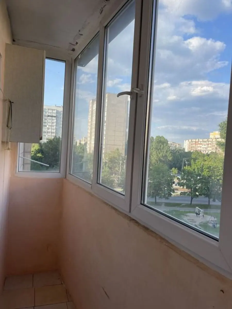 Фото Selling a 1-room apartment, 35 sq.m., Symyrenka Street 20а Kyiv, price: 35000 $, code 438