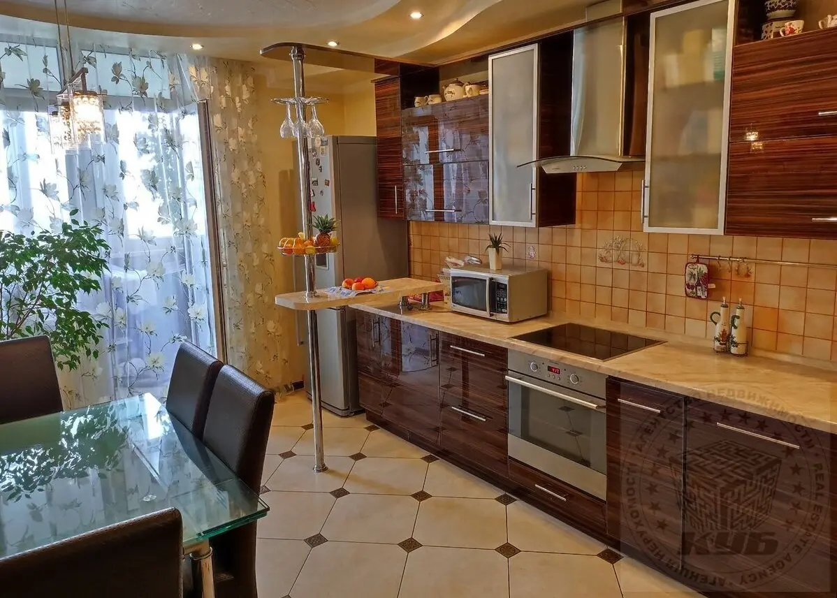 Фото Selling a 3-room apartment, 115 sq.m., Mykoly Ushakova Street  Kyiv, price: 170000 $, code 496