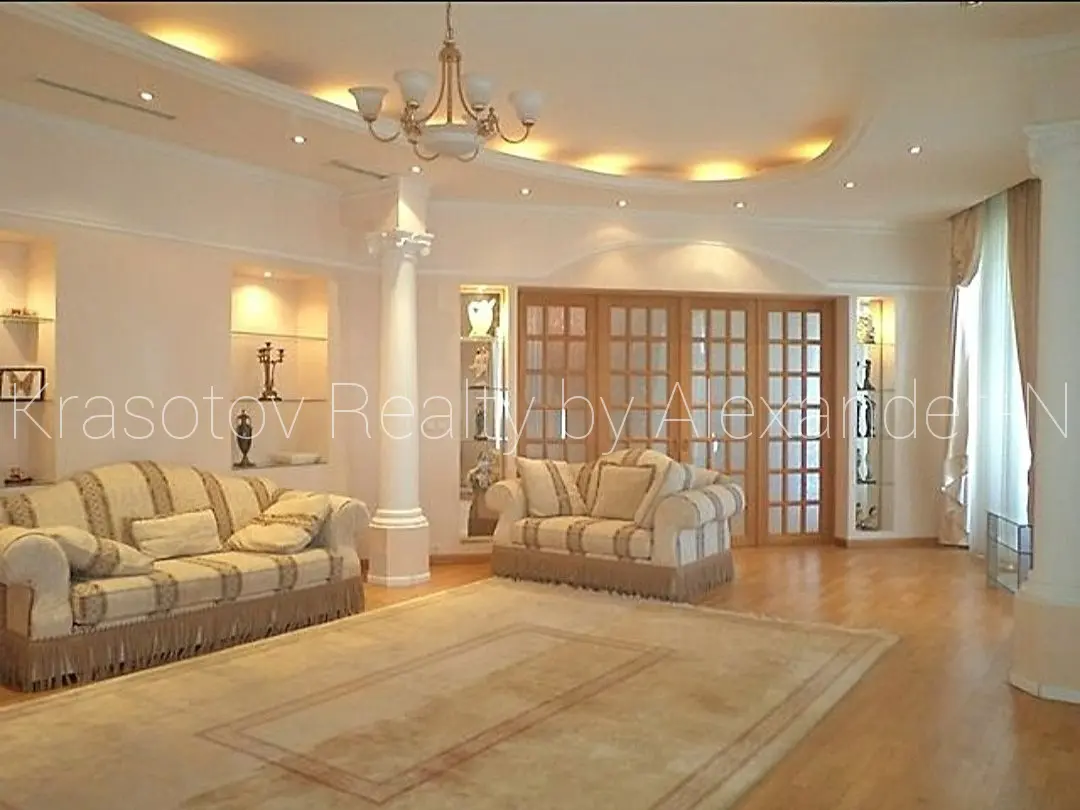 Фото Selling a 6-room apartment, 350 sq.m., Katerynynska Square 5 Odesa, price: 370000 $, code 598