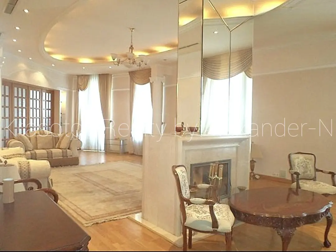 Фото Selling a 6-room apartment, 350 sq.m., Katerynynska Square 5 Odesa, price: 370000 $, code 598