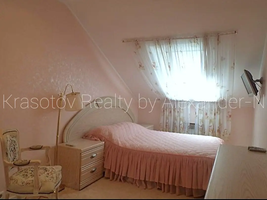 Фото Selling a 6-room apartment, 350 sq.m., Katerynynska Square 5 Odesa, price: 370000 $, code 598