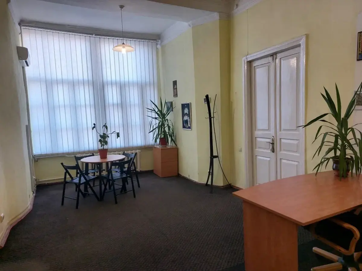 Фото Rent an office, Hryhoriia Skovorody Street 5а Kyiv for long-term rent, price: 11000 UAH, code 672