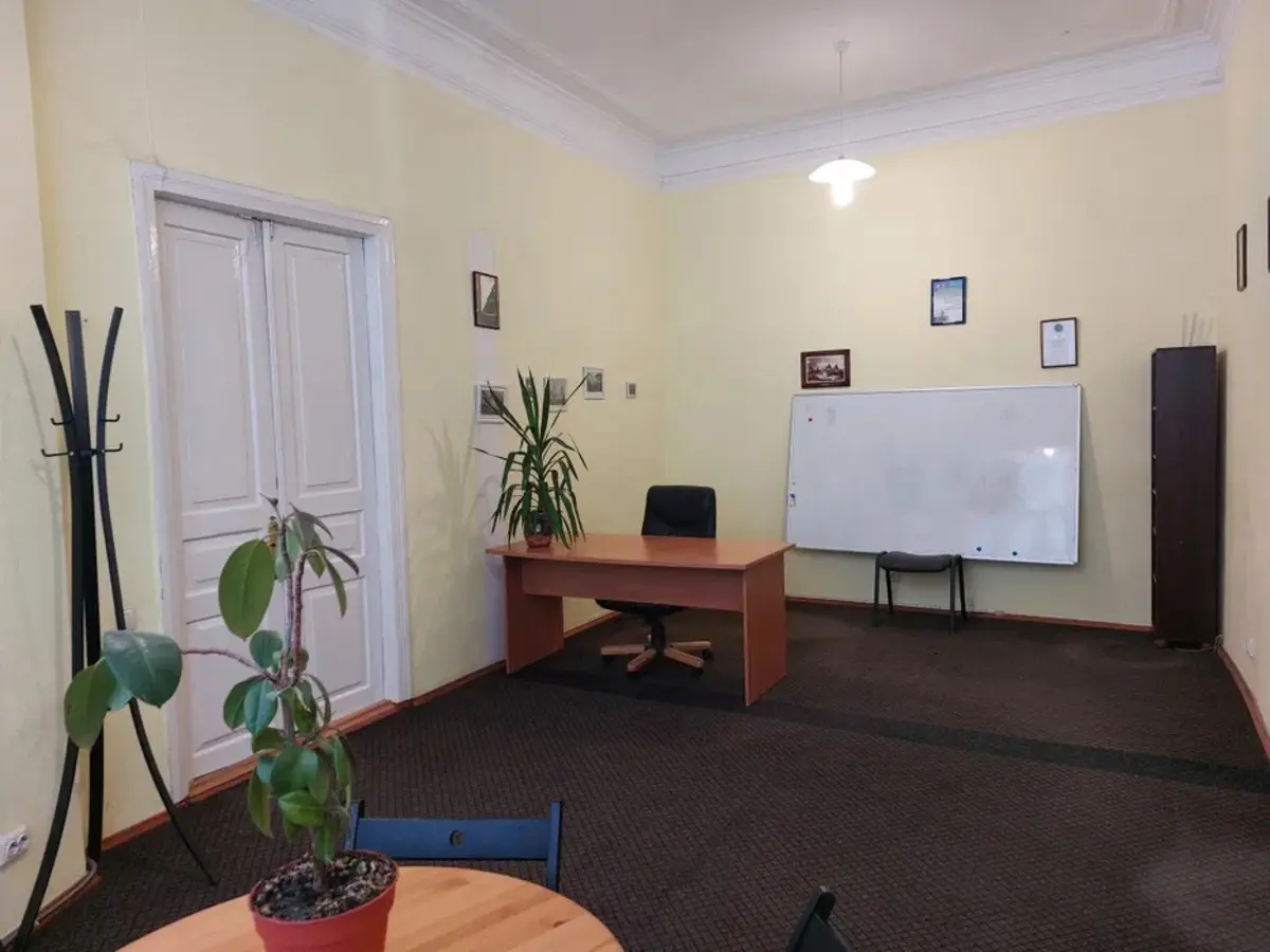 Фото Rent an office, Hryhoriia Skovorody Street 5а Kyiv for long-term rent, price: 11000 UAH, code 672