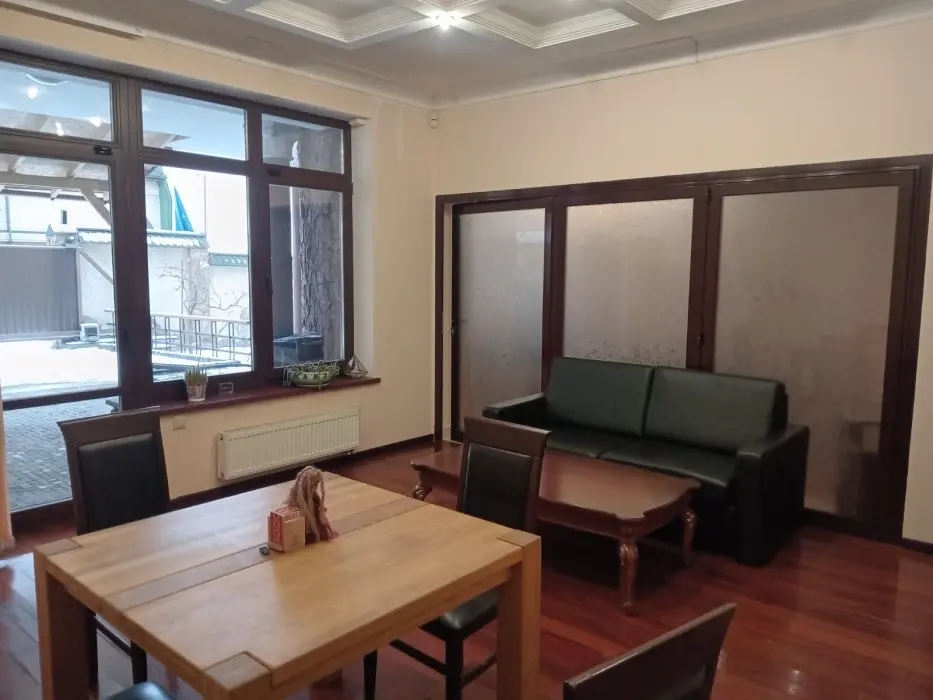 Фото Rent a house, Pavla Zahrebelnoho Street (Mykoly Raievskoho Street) 6 Kyiv for long-term rent, price: 9000 $, code 895