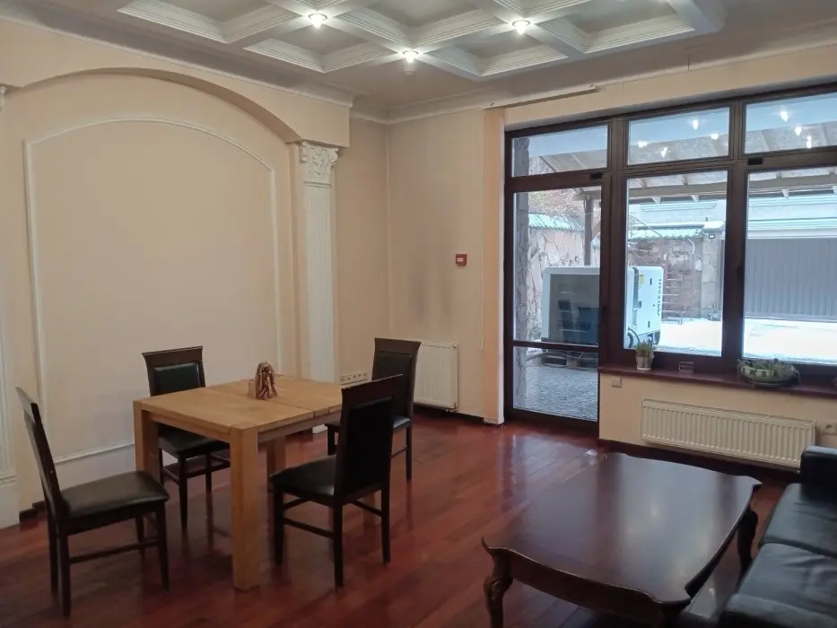 Фото Rent a house, Pavla Zahrebelnoho Street (Mykoly Raievskoho Street) 6 Kyiv for long-term rent, price: 9000 $, code 895