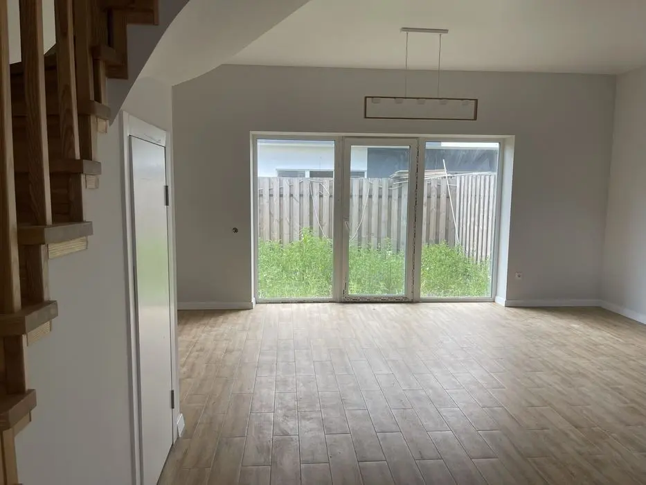 Фото Продаю будинок, 100 кв. м, Центральна вул.  Київ, ціна: 105000 $, код 1068