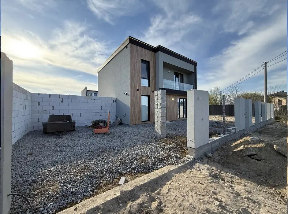 Фото Продаю дом, 170 кв. м, Центральная ул.  Киев, цена: 340000 $, код 1161