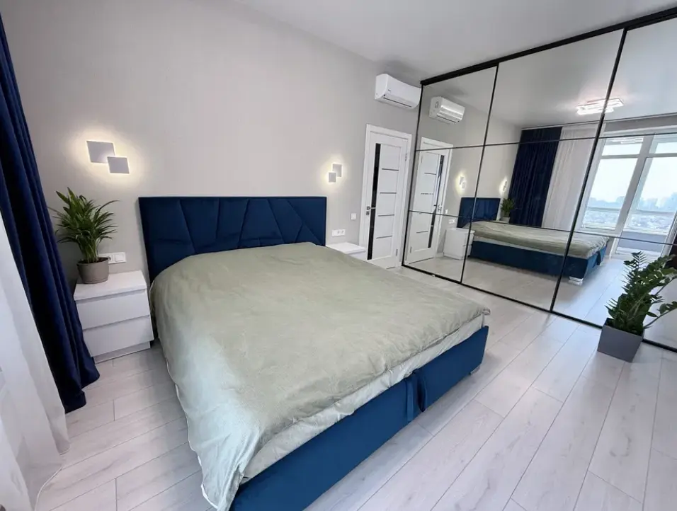 Фото Продаю 3 кімнатну квартиру, 87 кв. м, Толбухіна вул.  Одеса, ціна: 126000 $, код 1200