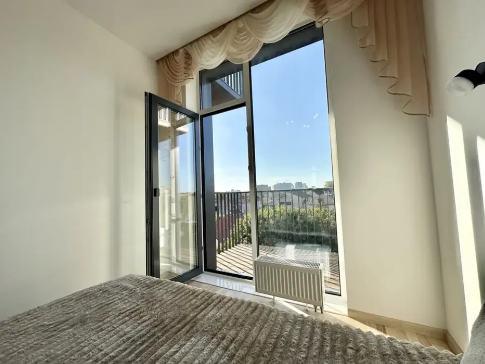 Фото Продаю 1 кімнатну квартиру, 43 кв. м, Авдєєва-Чорноморського вул.  Одеса, ціна: 85000 $, код 1211