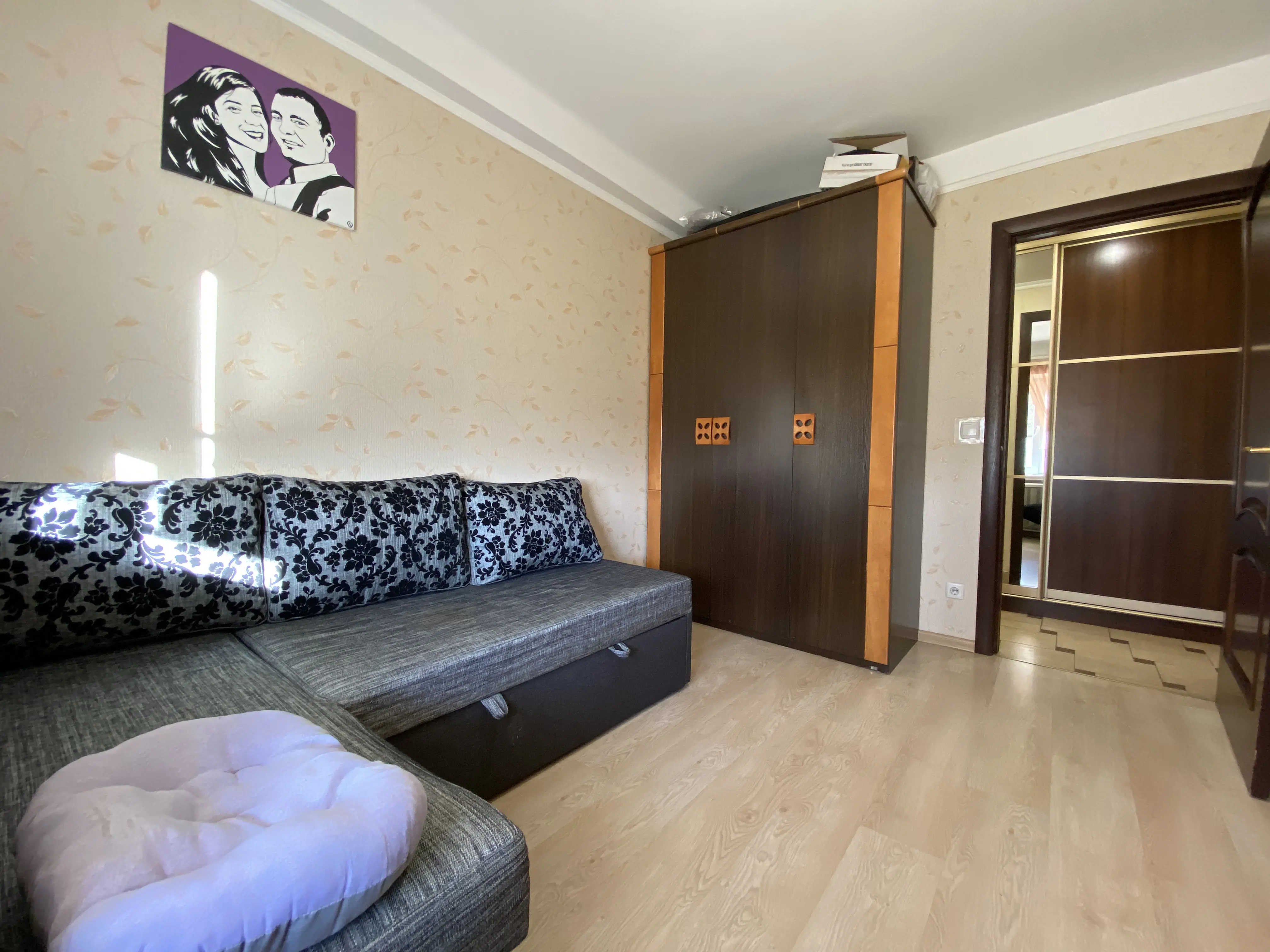 Фото Продаю 3 кімнатну квартиру, 58 кв. м, Ореста Левицького вул. (Академіка Курчатова) 18 Київ, ціна: 71500 $, код 1214