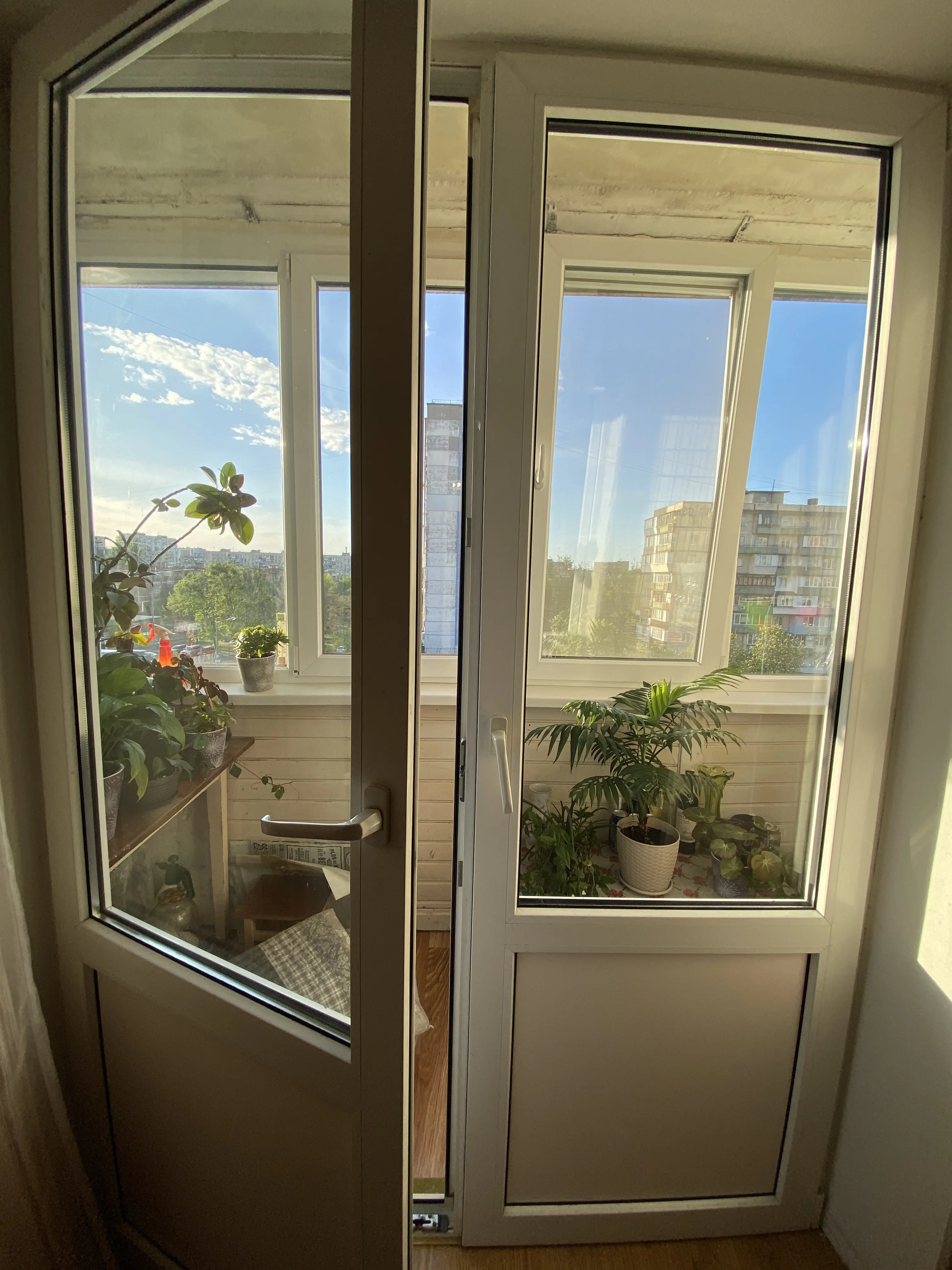 Фото Продаю 3 кімнатну квартиру, 58 кв. м, Ореста Левицького вул. (Академіка Курчатова) 18 Київ, ціна: 71500 $, код 1214