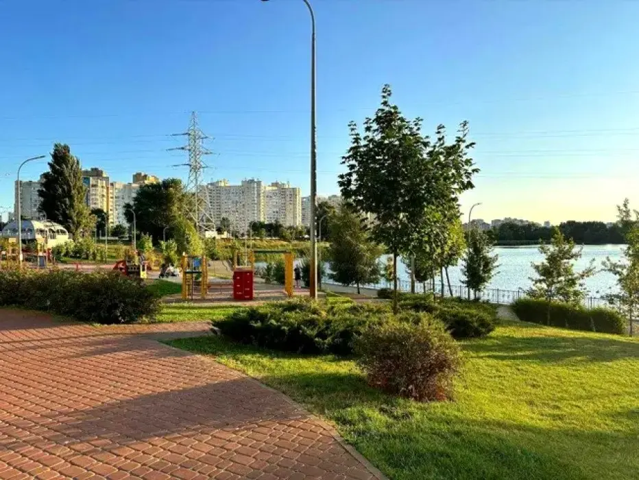 Фото Продаю 1 кімнатну квартиру, 41 кв. м, Ревуцького вул. 40В Київ, ціна: 65000 $, код 1233