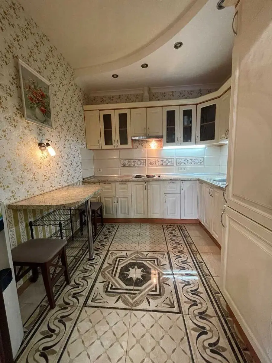 Фото Selling a 2-room apartment, 70 sq.m., Dmytra Lutsenka Street (Yuriia Smolycha Street) 6 Kyiv, price: 120000 $, code 1263