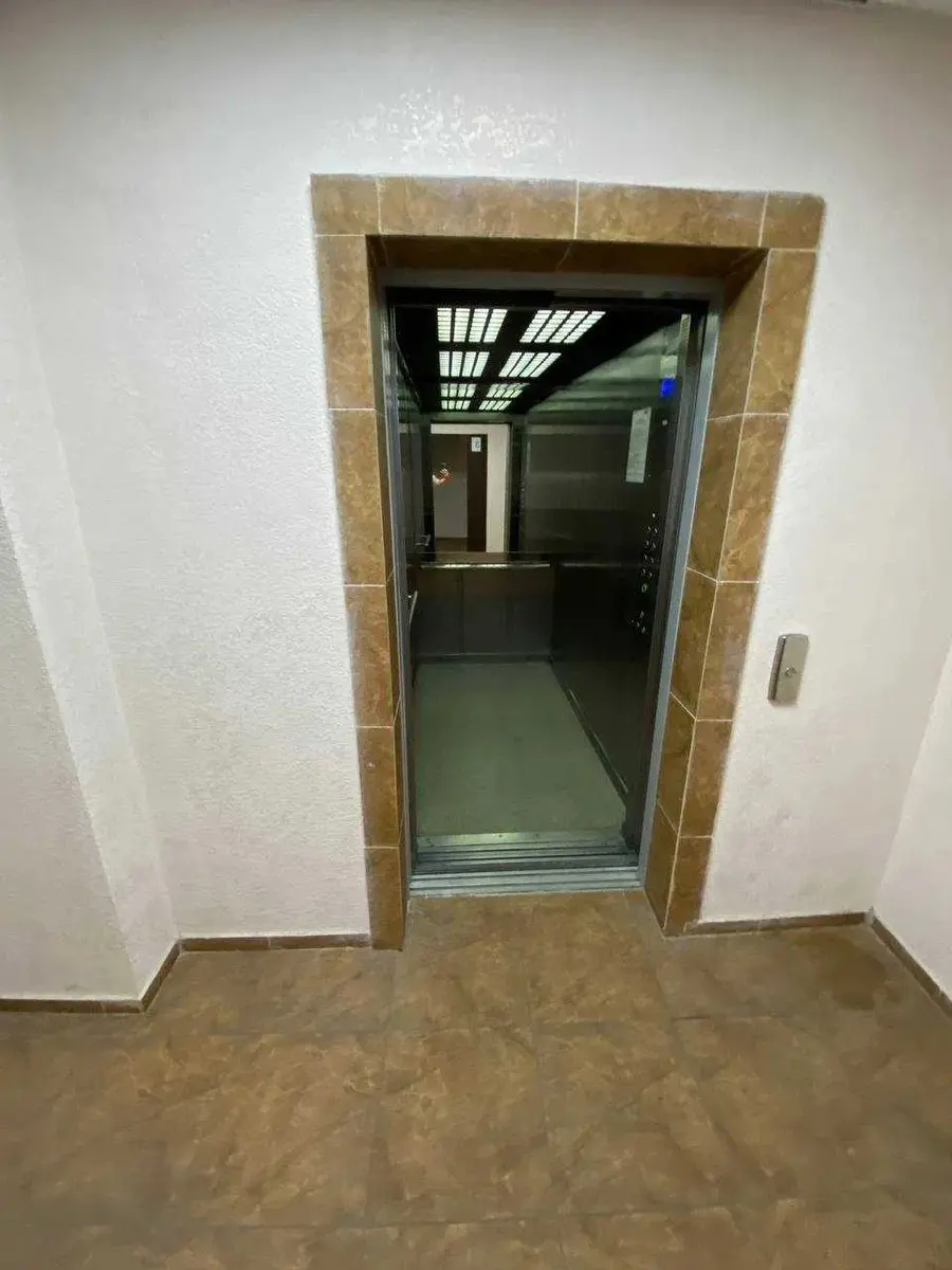 Фото Selling a 2-room apartment, 70 sq.m., Dmytra Lutsenka Street (Yuriia Smolycha Street) 6 Kyiv, price: 120000 $, code 1263