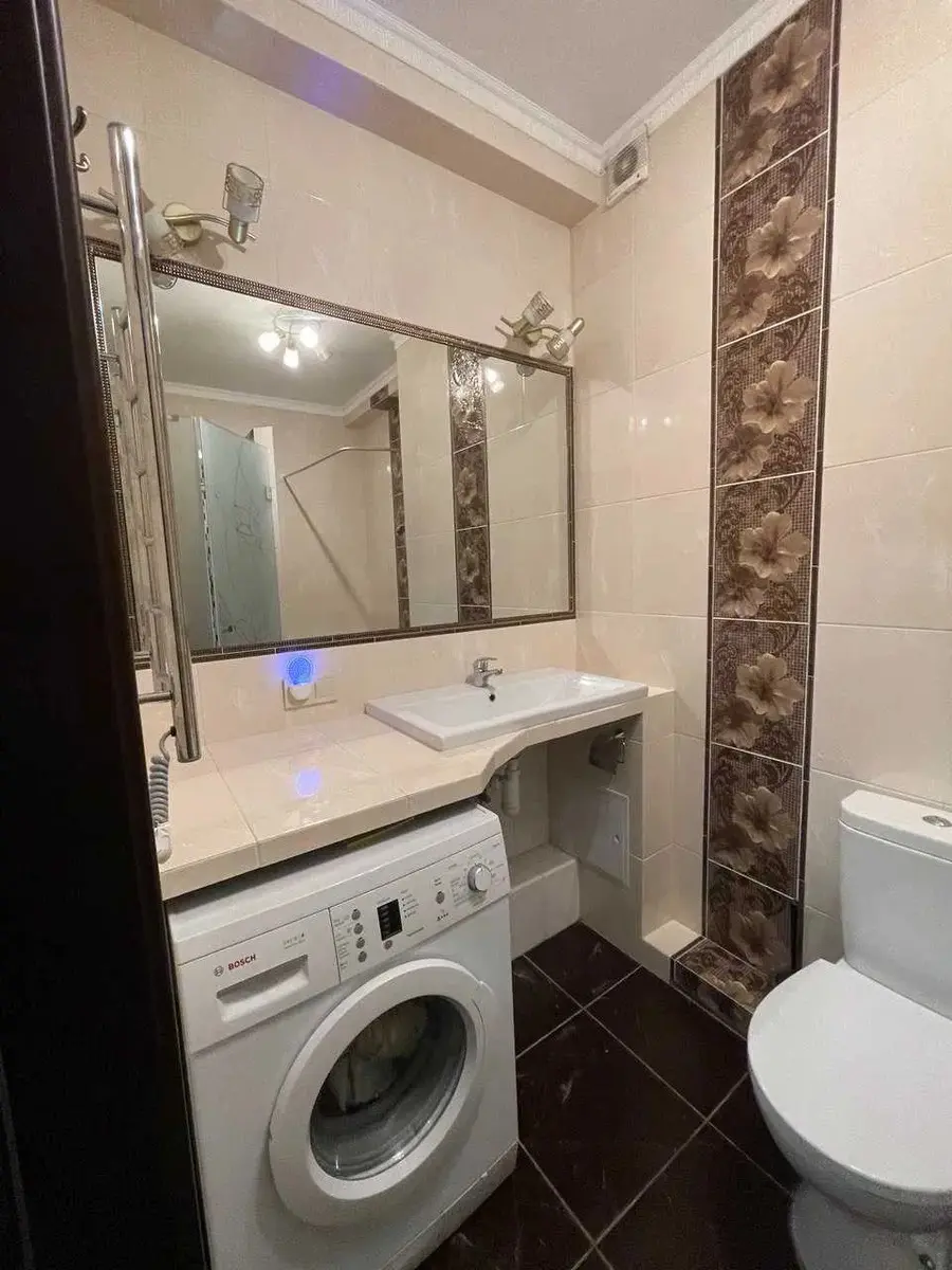 Фото Selling a 2-room apartment, 70 sq.m., Dmytra Lutsenka Street (Yuriia Smolycha Street) 6 Kyiv, price: 120000 $, code 1263