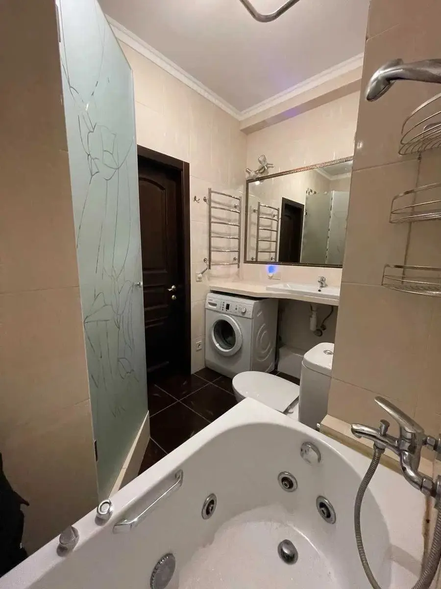 Фото Selling a 2-room apartment, 70 sq.m., Dmytra Lutsenka Street (Yuriia Smolycha Street) 6 Kyiv, price: 120000 $, code 1263