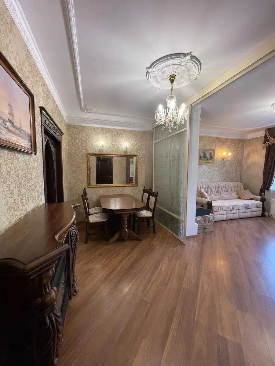 Фото Selling a 2-room apartment, 70 sq.m., Dmytra Lutsenka Street (Yuriia Smolycha Street) 6 Kyiv, price: 120000 $, code 1263