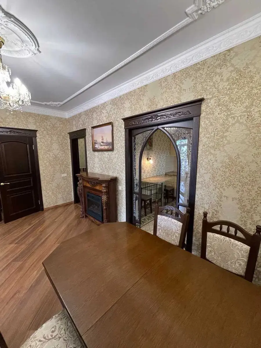 Фото Selling a 2-room apartment, 70 sq.m., Dmytra Lutsenka Street (Yuriia Smolycha Street) 6 Kyiv, price: 120000 $, code 1263
