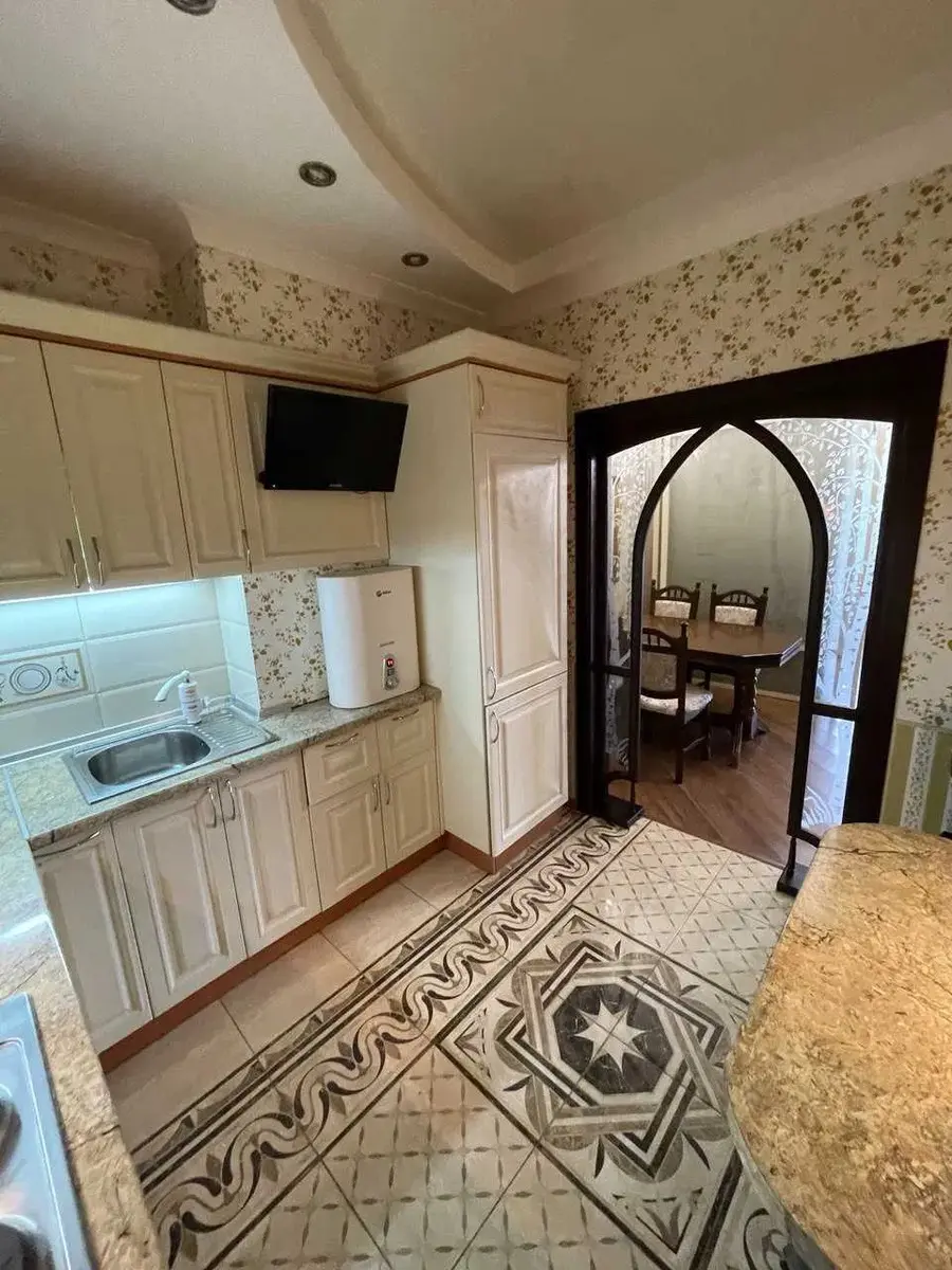 Фото Selling a 2-room apartment, 70 sq.m., Dmytra Lutsenka Street (Yuriia Smolycha Street) 6 Kyiv, price: 120000 $, code 1263