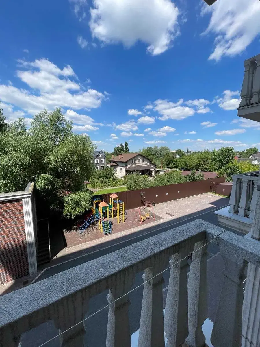 Фото Selling a 2-room apartment, 70 sq.m., Dmytra Lutsenka Street (Yuriia Smolycha Street) 6 Kyiv, price: 120000 $, code 1263