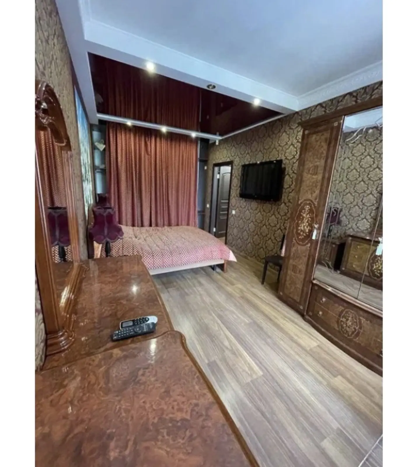 Фото Selling a 2-room apartment, 70 sq.m., Dmytra Lutsenka Street (Yuriia Smolycha Street) 6 Kyiv, price: 120000 $, code 1263