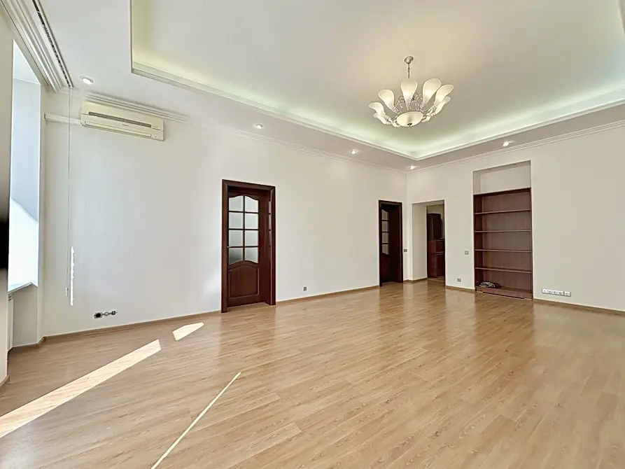 Фото Rent an office, Velyka Vasylkivska Street (Chervonoarmiiska Street;Krasnoarmeyskaya Street) 49 Kyiv for long-term rent, price: 63000 UAH, code 1280