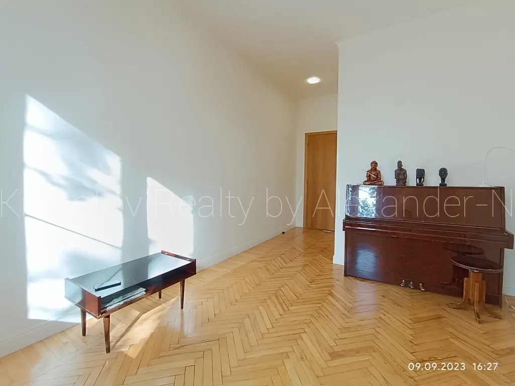 Фото Rent a 2-room apartment, Rishelievska Street 7 Odesa for long-term rent, price: 500 $, code 1306
