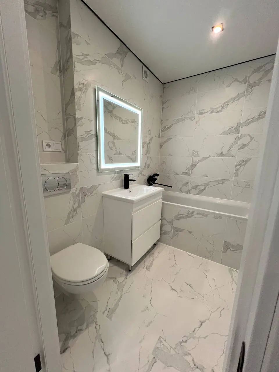 Фото Selling a 1-room apartment, 42 sq.m., Hlynianskyi Trakt Street 1 Lviv, price: 80000 $, code 1333