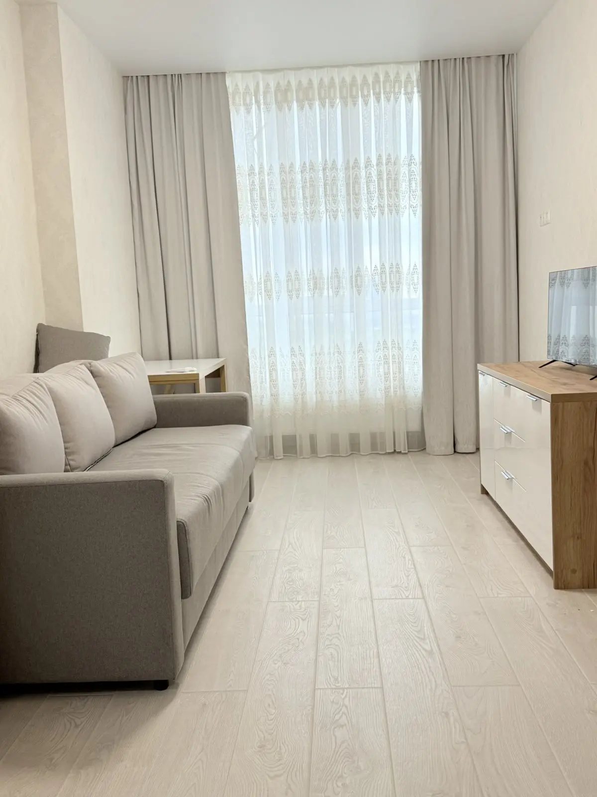 Фото Rent a 2-room apartment, Kakhovska Street 62а Kyiv for long-term rent, price: 25000 UAH, code 1343