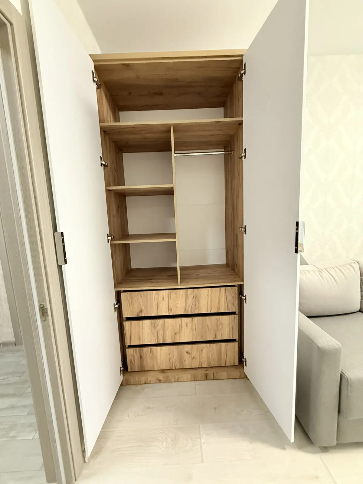 Фото Rent a 2-room apartment, Kakhovska Street 62а Kyiv for long-term rent, price: 25000 UAH, code 1343