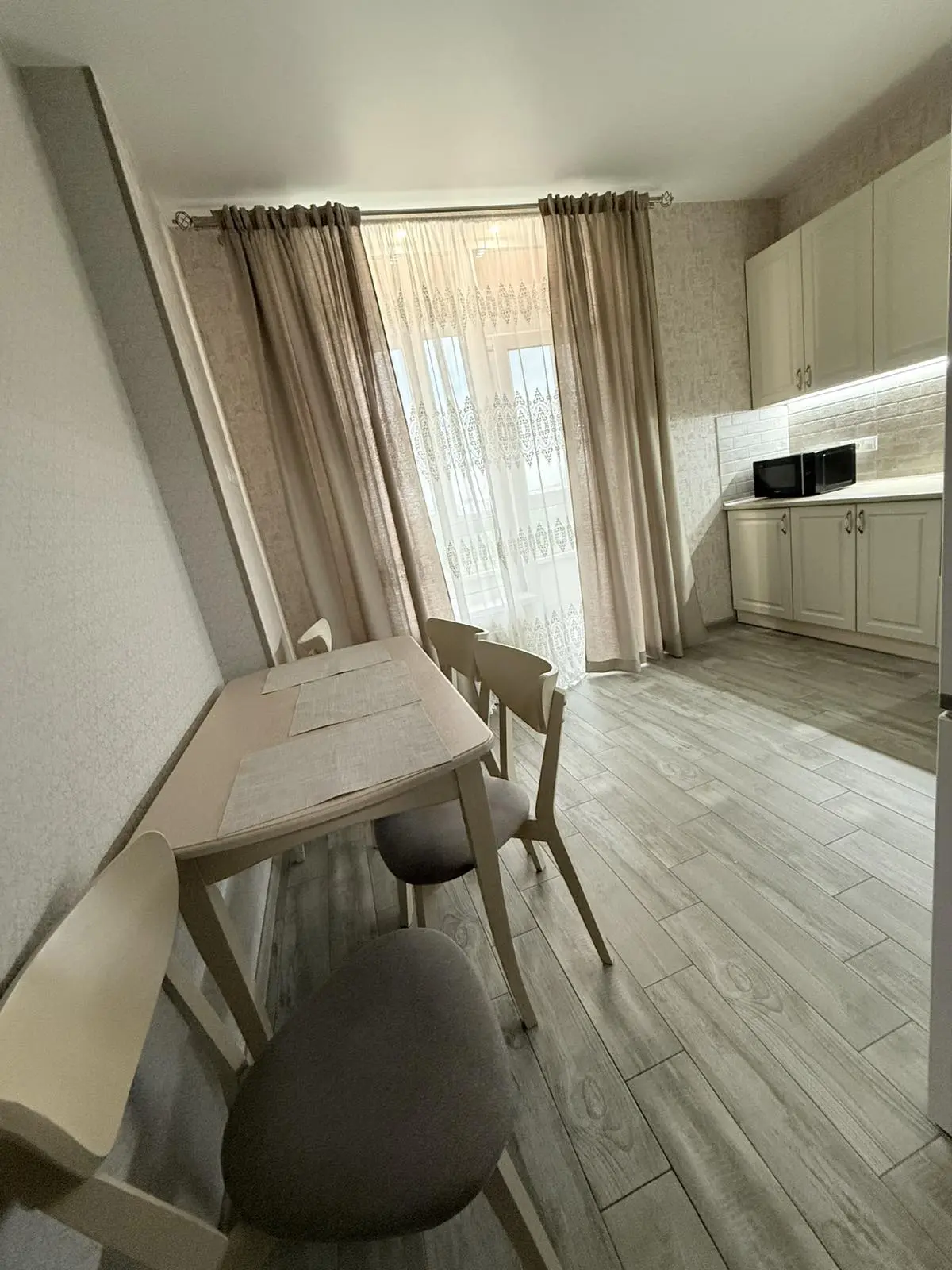 Фото Rent a 2-room apartment, Kakhovska Street 62а Kyiv for long-term rent, price: 25000 UAH, code 1343