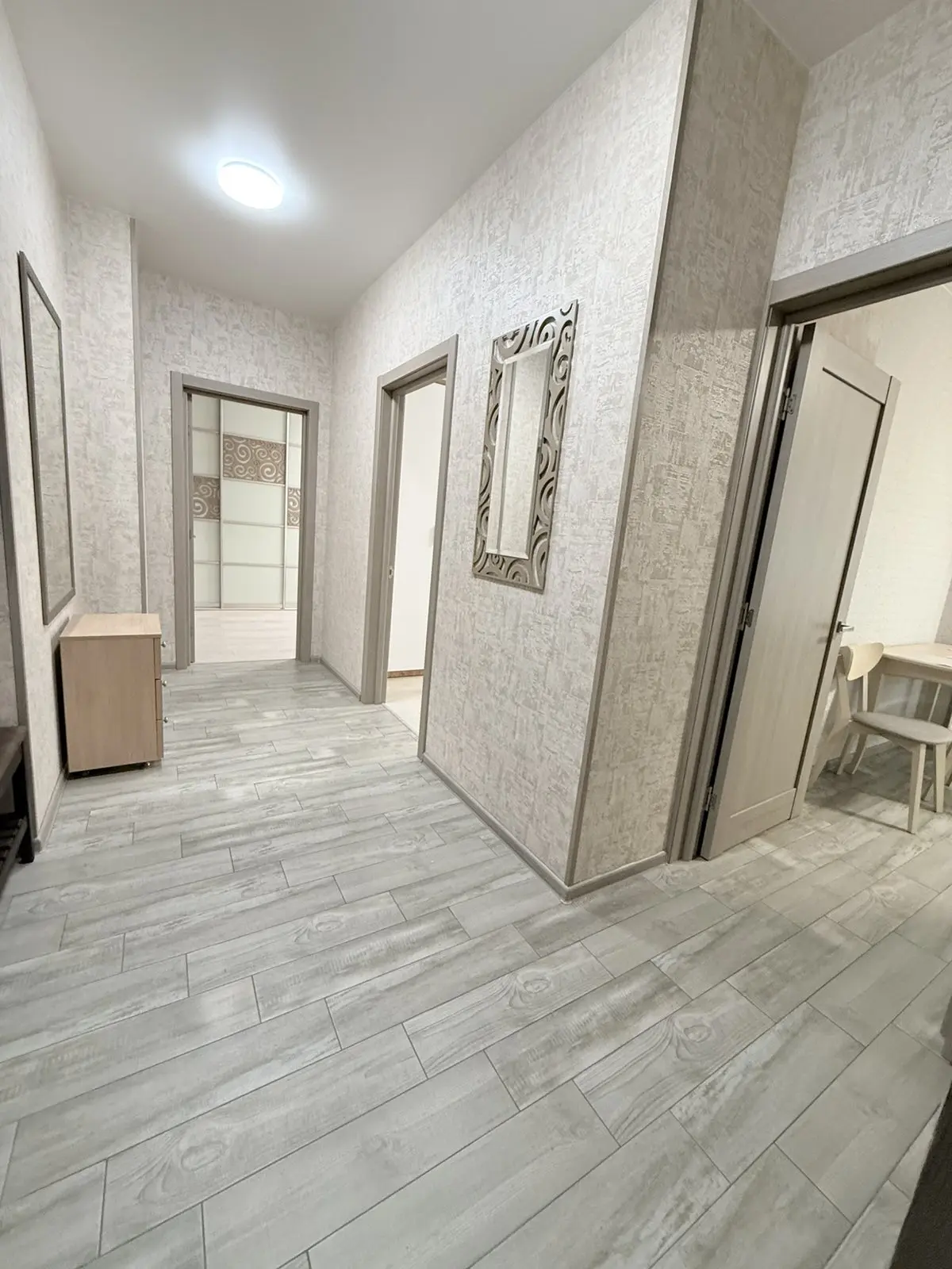 Фото Rent a 2-room apartment, Kakhovska Street 62а Kyiv for long-term rent, price: 25000 UAH, code 1343