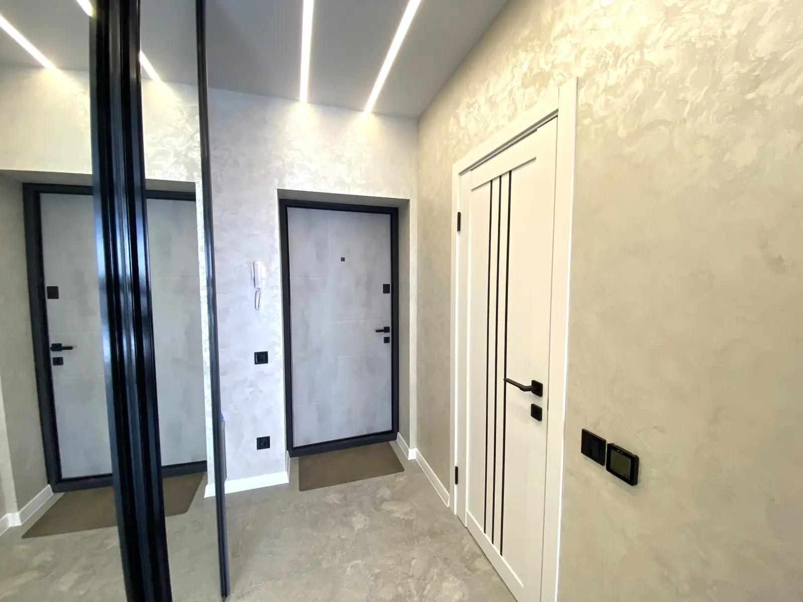 Фото Selling a 1-room apartment, 50 sq.m., Dobrovolchykh Batalioniv street 202 Cherkasy, price: 78000 $, code 1365