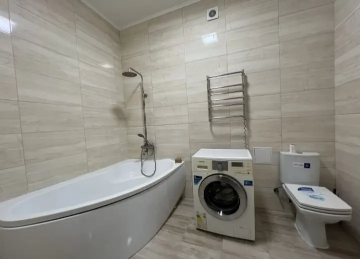 Фото Selling a 2-room apartment, 63 sq.m., Antoniya Mykhailovskoho street (Malynovskoho Street)  Bucha, price: 71000 $, code 1377
