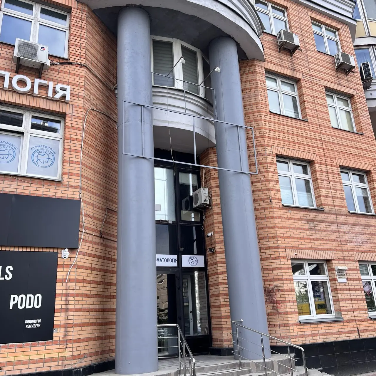 Фото Арендовать офис, ул. Левка Лукьяненко (Маршала Тимошенко) 21к2 Киев в долгосрочную аренду, цена: 500 UAH, код 1475