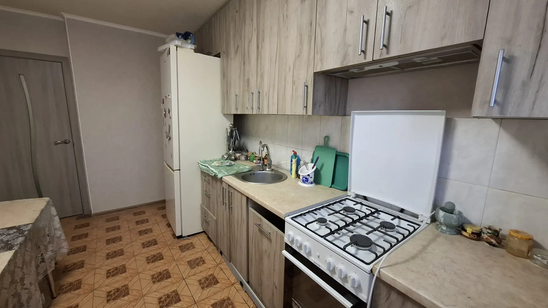 Фото Selling a 3-room apartment, 69 sq.m., Honcharivskiy ave (Koneva Street) 13 Kharkiv, price: 55000 $, code 1498
