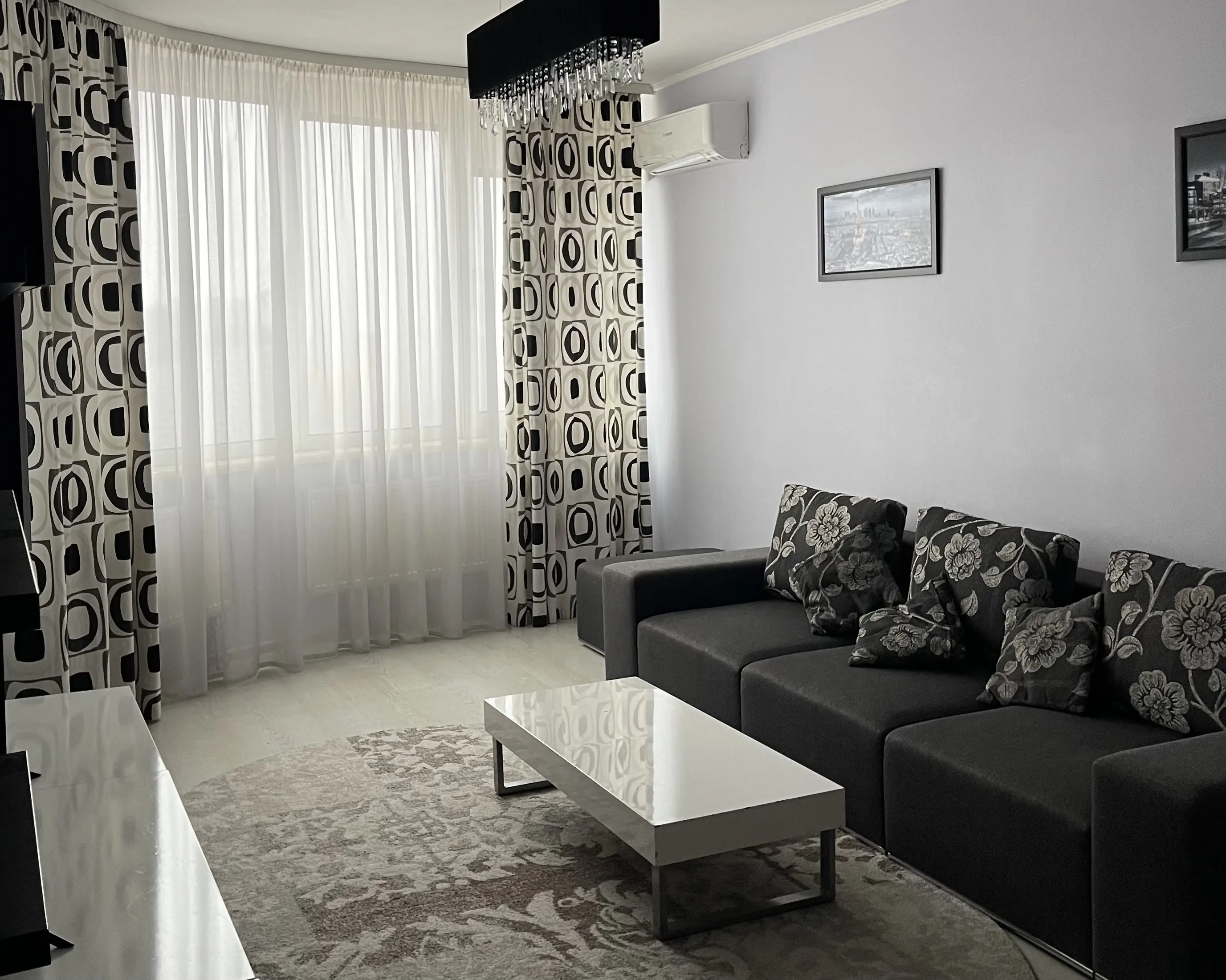 Фото Selling a 2-room apartment, 71 sq.m., Kharkivske Road 19а Kyiv, price: 89500 $, code 1516