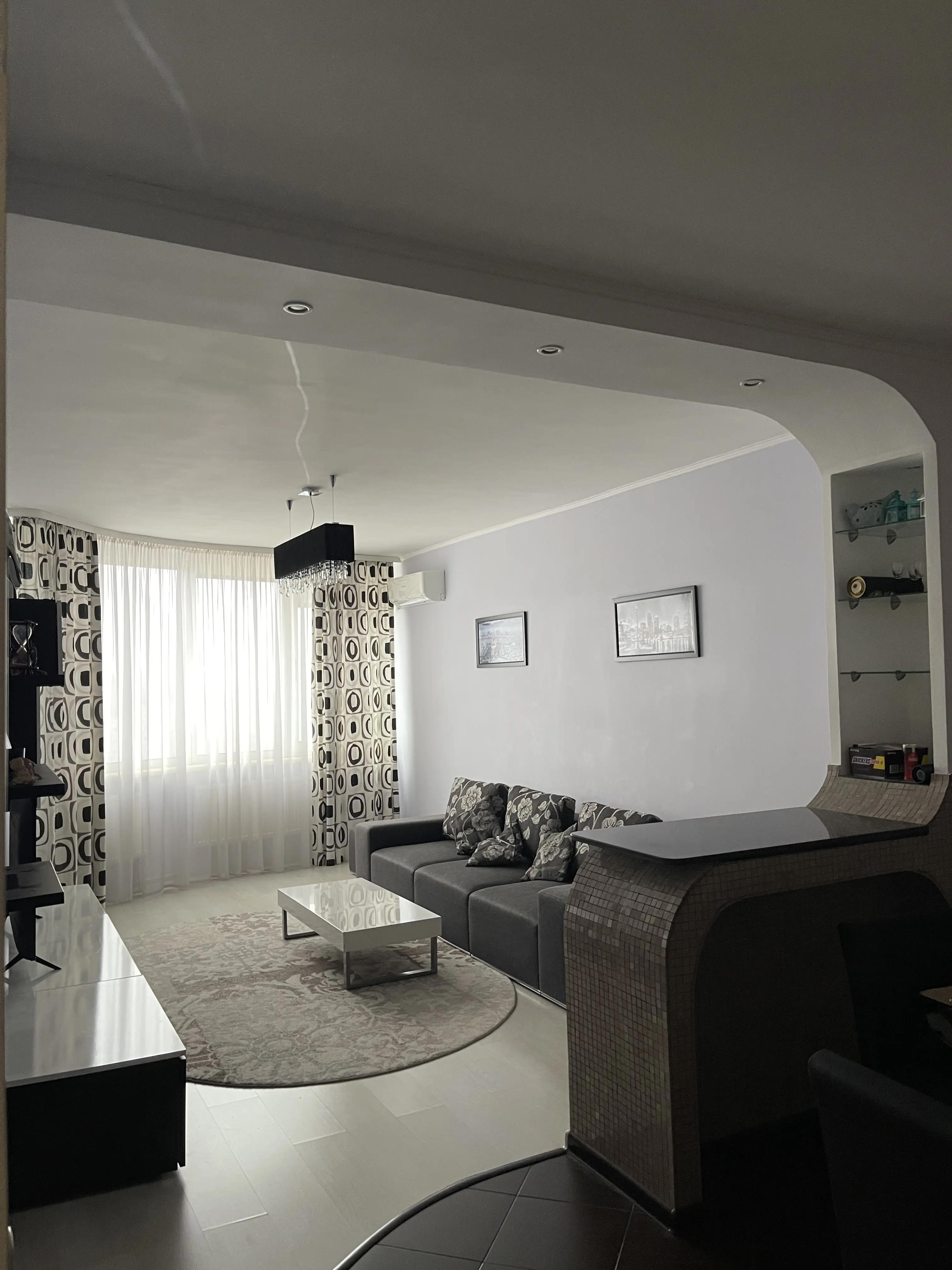 Фото Selling a 2-room apartment, 71 sq.m., Kharkivske Road 19а Kyiv, price: 89500 $, code 1516