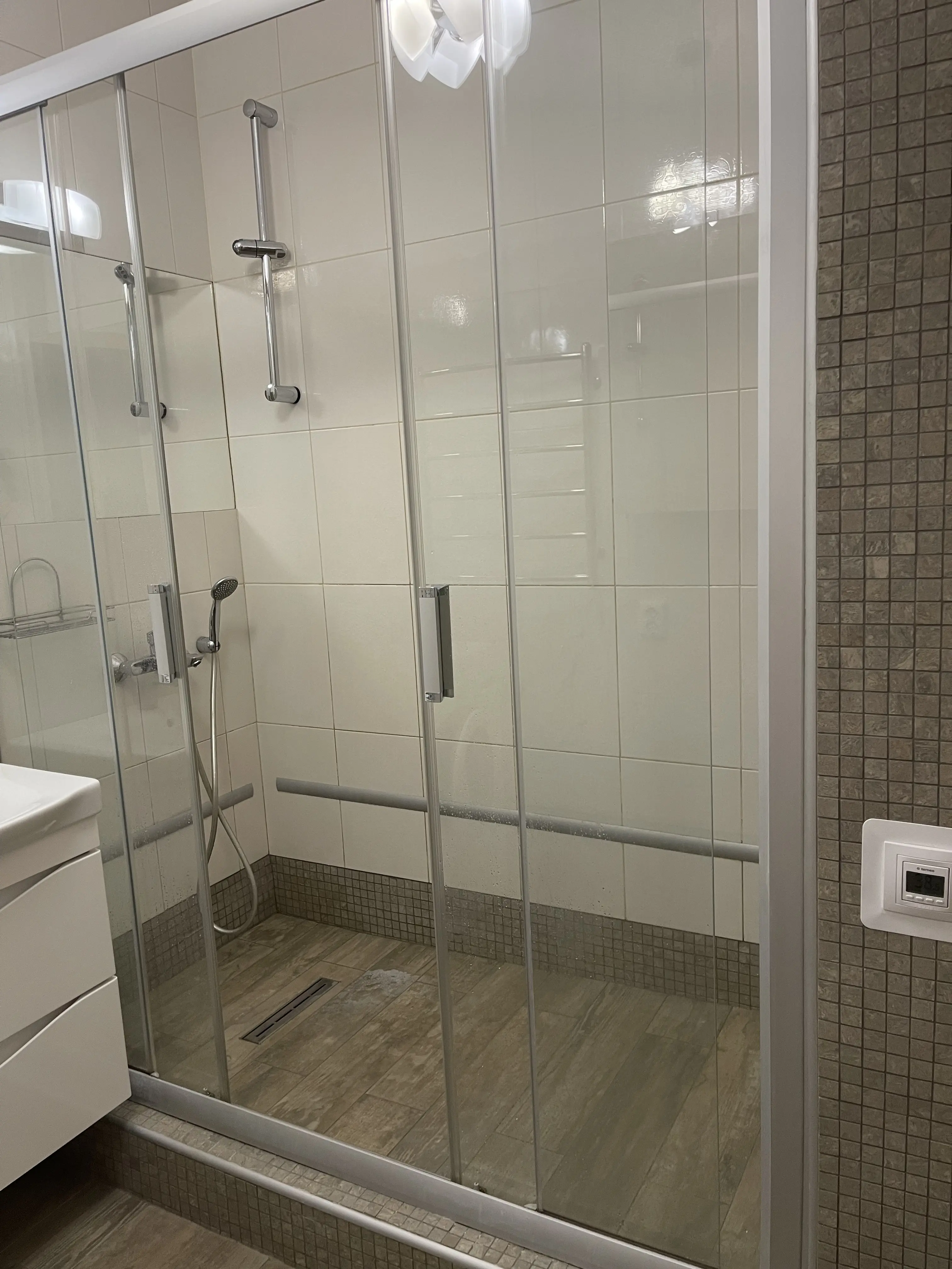 Фото Selling a 2-room apartment, 71 sq.m., Kharkivske Road 19а Kyiv, price: 89500 $, code 1516
