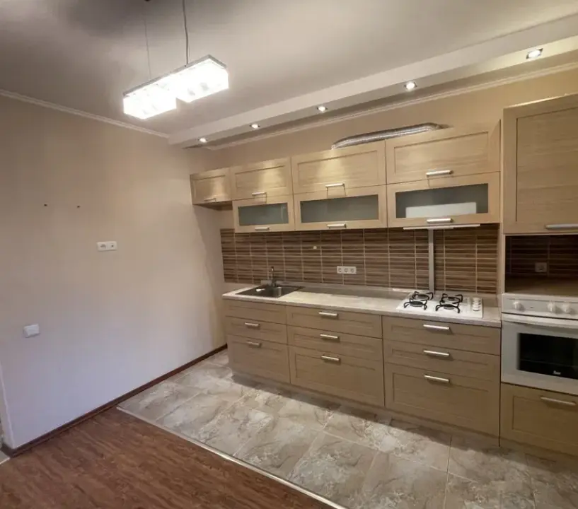Фото Продаю 1 кімнатну квартиру, 53 кв. м, Костанді вул.  Одеса, ціна: 60000 $, код 1536