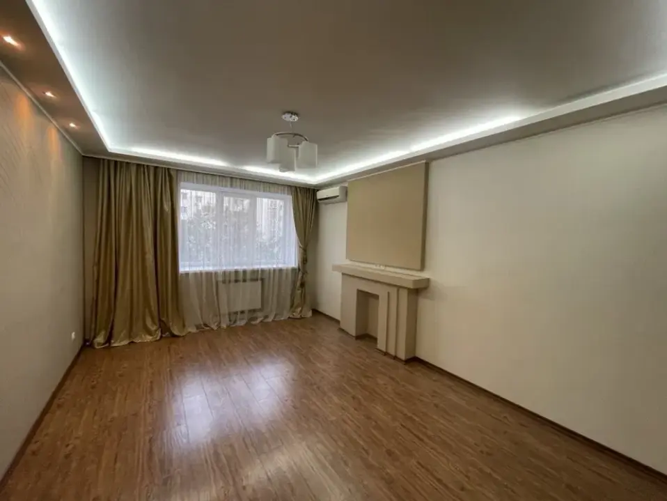 Фото Продаю 1 кімнатну квартиру, 53 кв. м, Костанді вул.  Одеса, ціна: 60000 $, код 1536