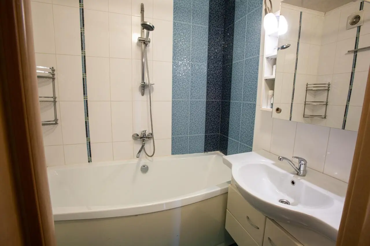 Фото Selling a 4-room apartment, 98 sq.m., Darnytskyi Boulevard 10А Kyiv, price: 119000 $, code 1561
